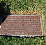 Dorothy_Stratten_grave_at_Westwood_Village_Memorial_Park_Cemetery_in_Brentwood,_California