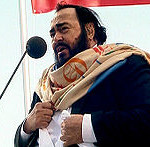 Luciano_Pavarotti_in_Saint_Petersburg